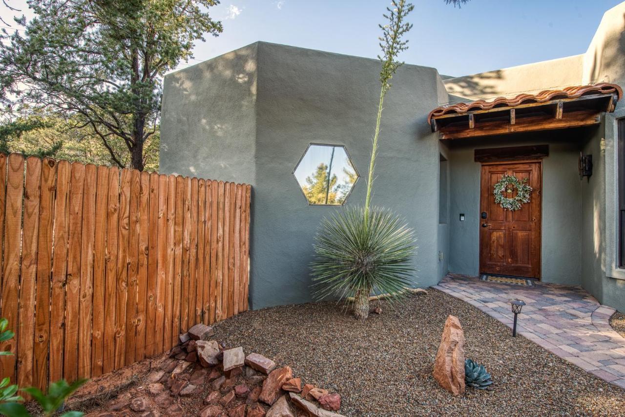 West Retreat W/ Views Of Coffee Pot Rock! Hébergement de vacances *